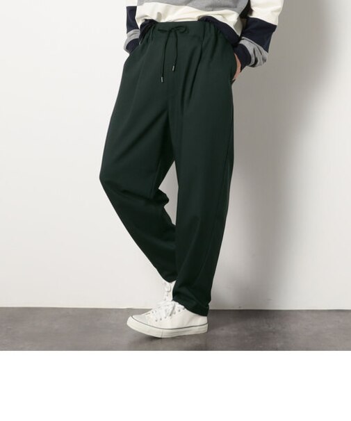 タックテーパードパンツ
