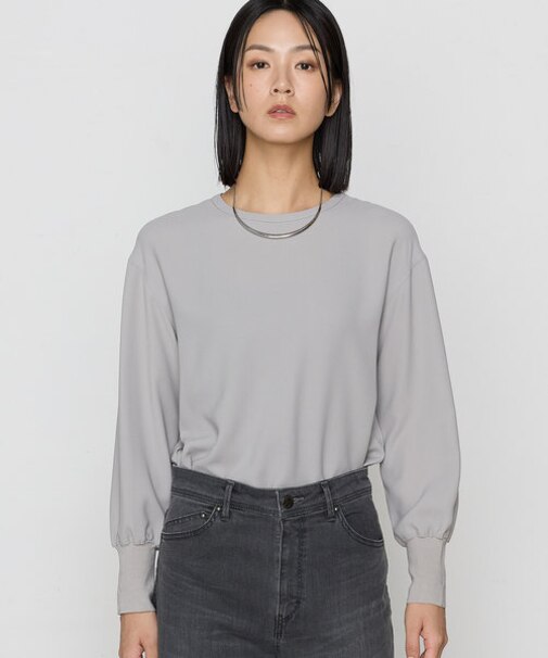 ストレッチバックサテン梨地 ラウンドネックプルオーバー