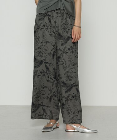 麻調ポリエステル ボタニカルプリントパンツ