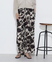 麻調ポリエステル ボタニカルプリントパンツ