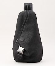 【COMME CA MEN BLACK】ネオプレントライアングル ボディーバッグ