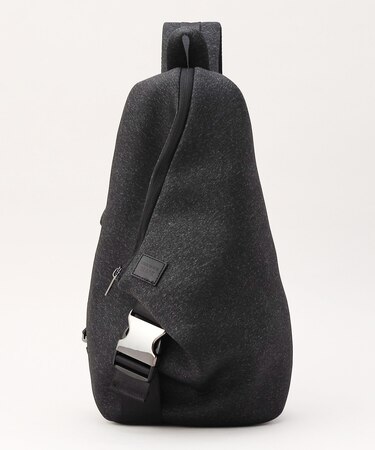 【COMME CA MEN BLACK】ネオプレントライアングル ボディーバッグ