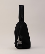 【COMME CA MEN BLACK】ネオプレーントライアングルボディーバッグ