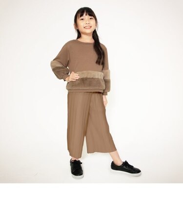 プリーツパンツ