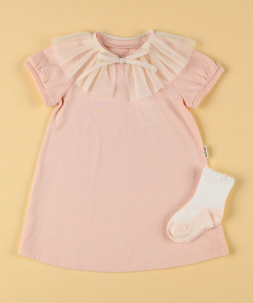 つけ襟付き半袖ワンピース・ソックスの入った1歳～2歳対応女の子用ギフトセット
