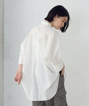 バックデザイン　ニュアンス　オーバーサイズシャツ