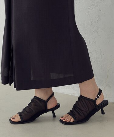 スクエアトゥ　メッシュサンダル