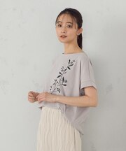 水彩タッチインクジェット箔スタッズ付きＴシャツ