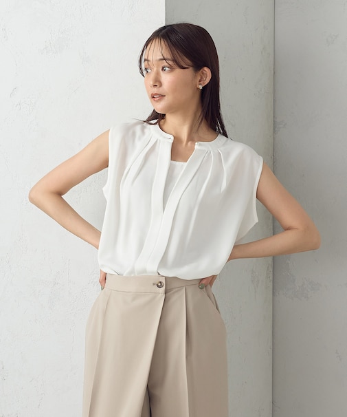 ノースリーブタックブラウス