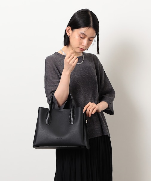 型押しハンドルバッグ