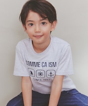 エンボス プリント Tシャツ