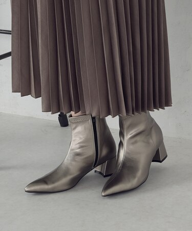 ポインテッドトゥ　ショートストレッチブーツ