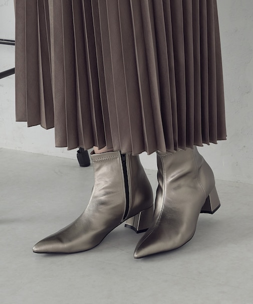 ポインテッドトゥ　ショートストレッチブーツ