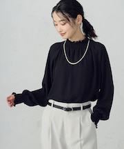 【宮城舞さん着用】ポリエステルジョーゼット シャーリングブラウス