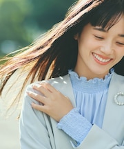 【宮城舞さん着用】ポリエステルジョーゼット シャーリングブラウス