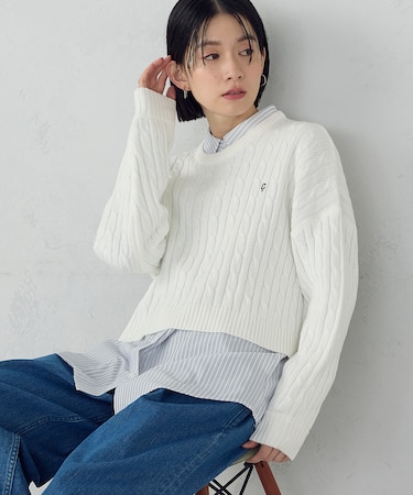 ワンポイント刺繍ケーブルニット