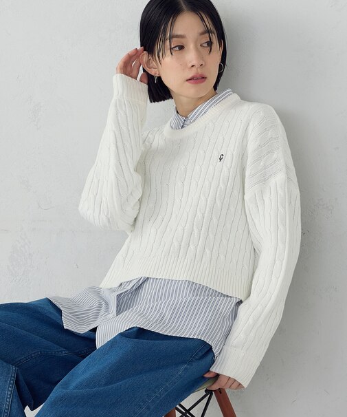 ワンポイント刺繍ケーブルニット