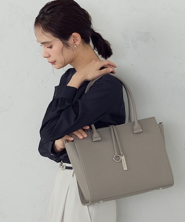 ロゴプレートトート