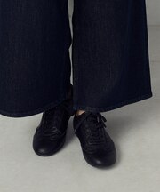 レースアップシューズ