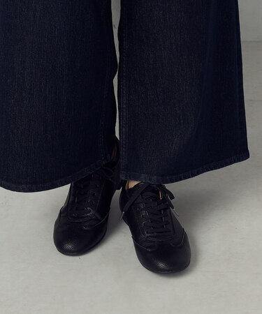 レースアップシューズ