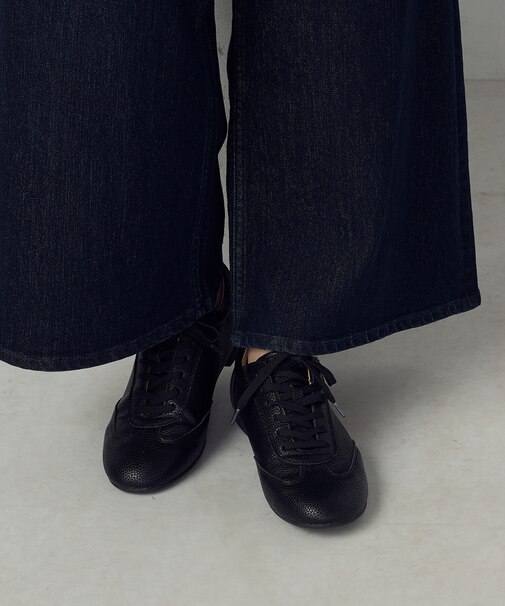 レースアップシューズ