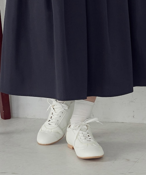 レースアップシューズ