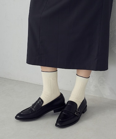 ケーブル編みロークルーソックス