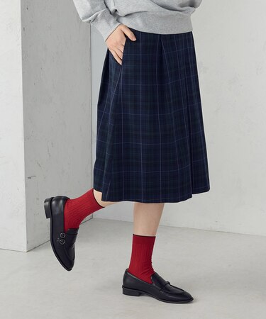 ケーブル編みロークルーソックス