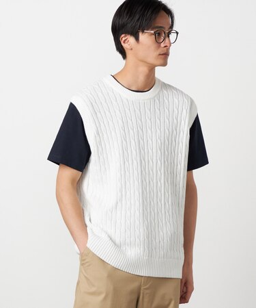 ケーブルニットベスト