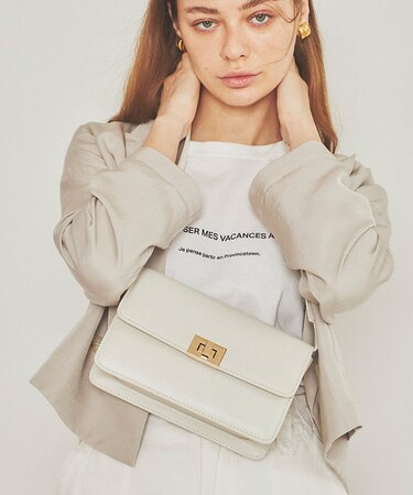 スクエアショルダーバッグ