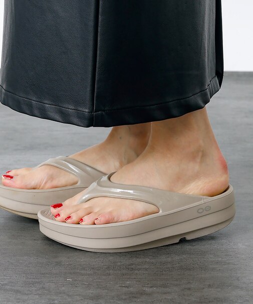 【OOFOS/ウーフォス】OOmega/ ウーメガ  厚底 【WEB限定】【予約