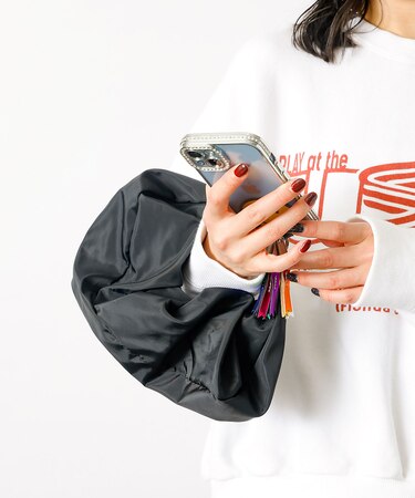 【cheek/チーク】ビックハンドシュシュストラップ