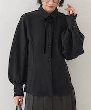 リボン付きブラウス