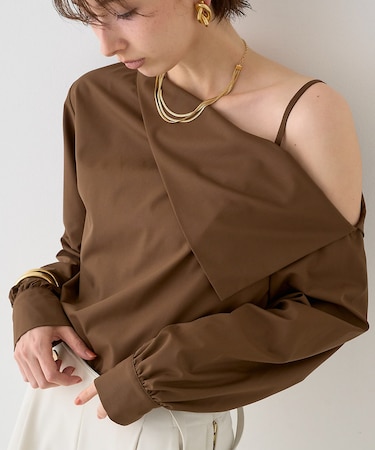 【新色登場】【一部店舗限定】アシメオフショルブラウス