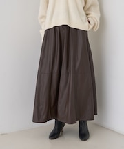 フェイクレザーフレアスカート