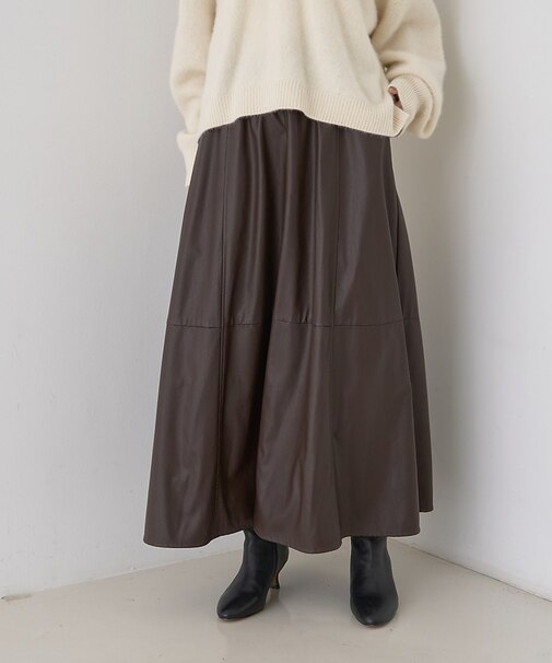 フェイクレザーフレアスカート