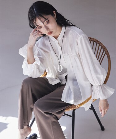 シャーリングパフスリーブシャツ