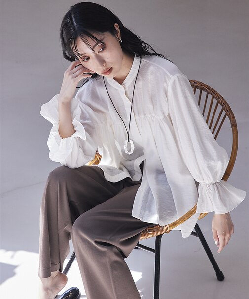 シャーリングパフスリーブシャツ