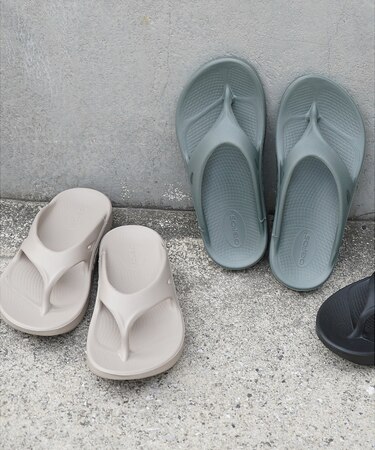 【OOFOS/ウーフォス】O Original / リカバリーサンダル