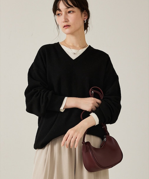 ウールVネックプルオーバー