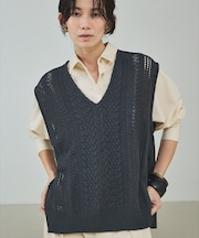 ケーブルニットベスト