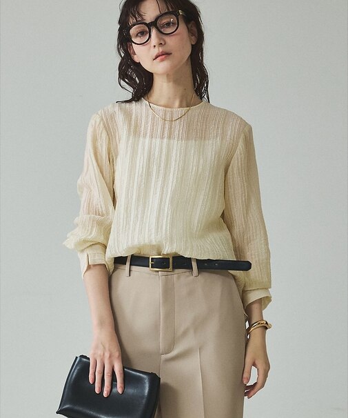 シアークレープブラウス