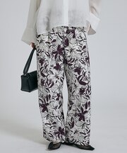 【大人のための柄パンツ】ボタニカルプリントパンツ