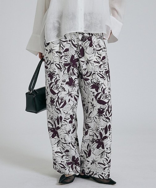 【大人のための柄パンツ】ボタニカルプリントパンツ