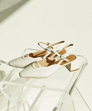 バックストラップサンダル