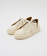 レースアップスニーカー