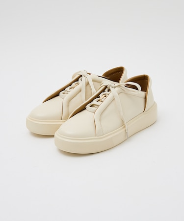 レースアップスニーカー