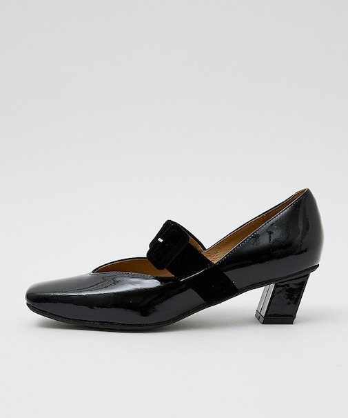 ベルトスクエアパンプス