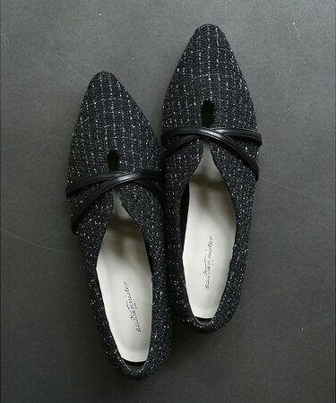 【販売店舗限定】クロスベルトパンプス