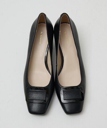 スクエアモチーフパンプス